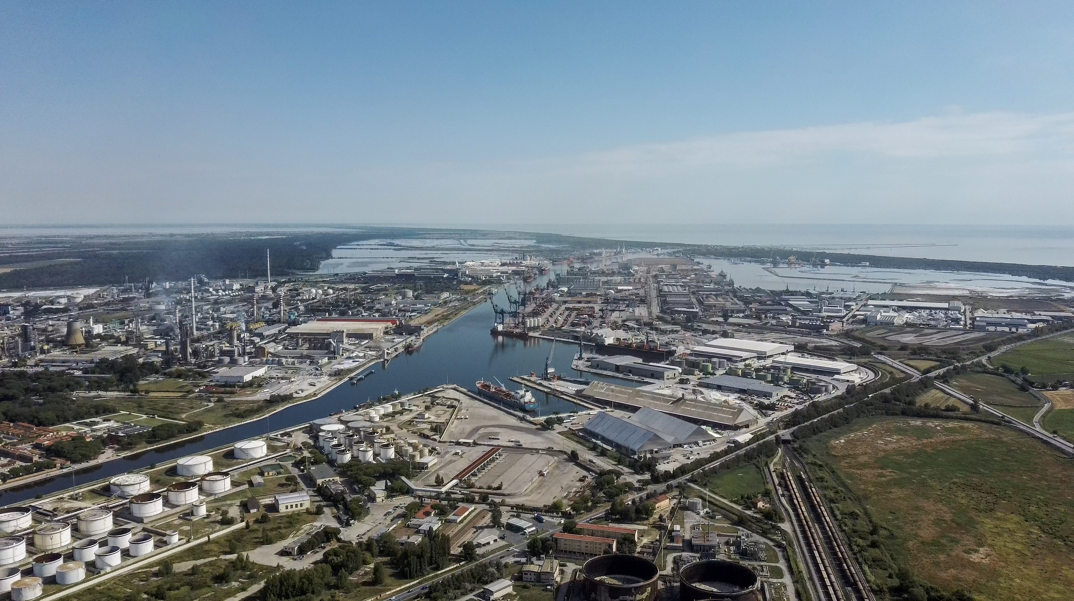 Porto di Ravenna, ecco il Programma promozionale 2024
Disponibile il piano per valorizzare il ruolo del sistema portuale e logistico
