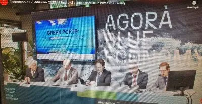 PUBBLICATO IL VIDEO CON L'INTERVENTO DELL'AUTORITA' PORTUALE DI RAVENNA AD ECOMONDO. ILLUSTRATI GLI INVESTIMENTI DEL PORTO DI RAVENNA IN TEMA DI SOSTENIBILITA' ENERGETICO-AMBIENTALE