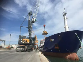 PRIMI 10 MESI 2023: 21,6 MILIONI DI TONNELLATE DI MERCE MOVIMENTATA (-6,5% RISPETTO ALL’ANNO RECORD 2022). IN CRESCITA ROTABILI, PETROLIFERI, CONCIMI E FERTILIZZANTI, AUTO E CROCIERE. 
STIME DI FINE ANNO: 2023 CON CIRCA 26 MILIONI DI TONNELLATE DI MERCE MOVIMENTATA